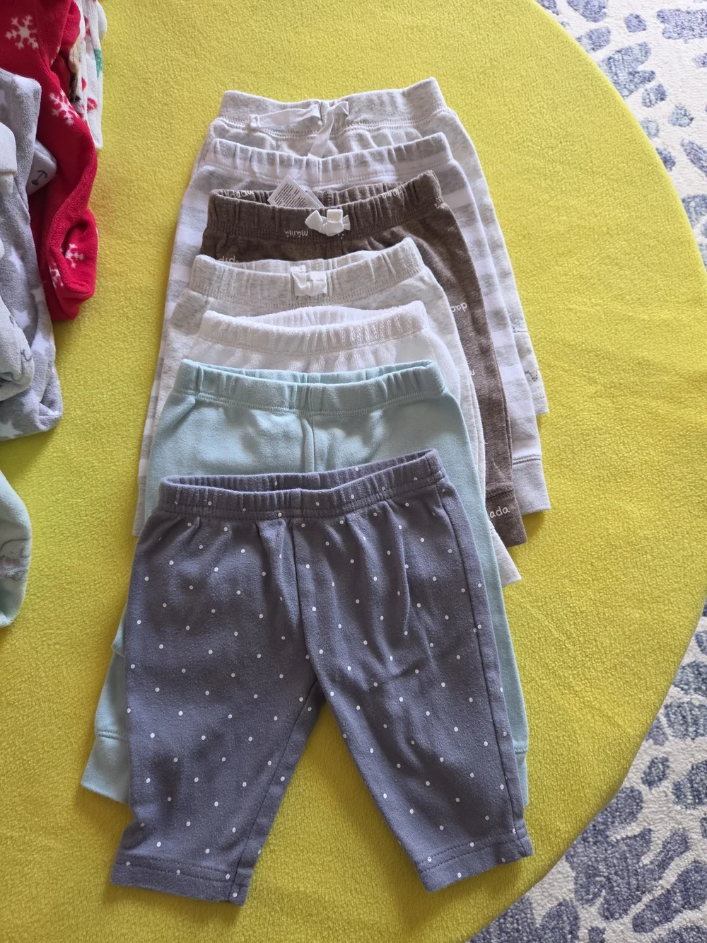 EUC~ Large Mixed Neutral Baby Clothing. Newborn-6 Months. 33 Pieces